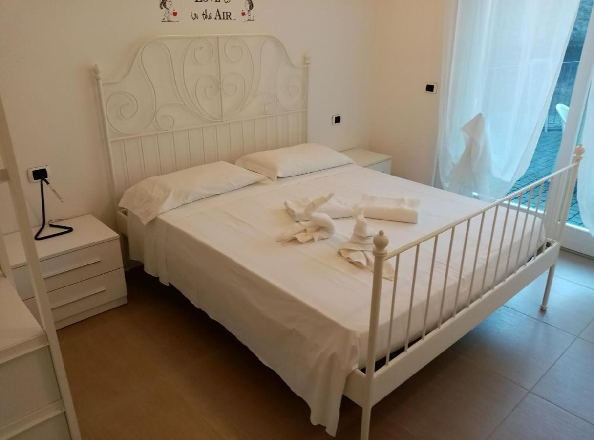 Residence Alessandra Supervacanza House - دومازو المظهر الخارجي الصورة