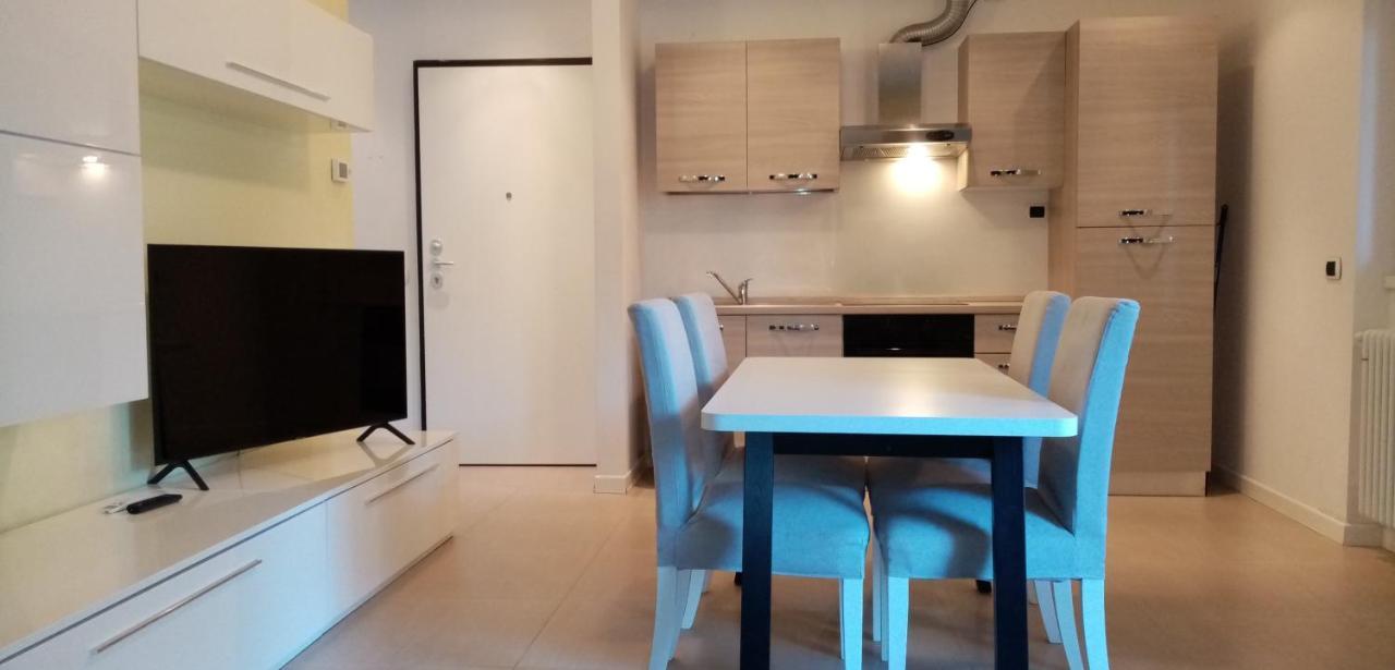 Residence Alessandra Supervacanza House - دومازو المظهر الخارجي الصورة